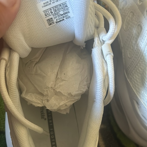 Reebok - Picture 8 of 9